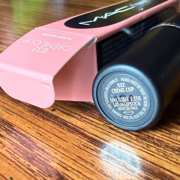 MAC M·A·Cximal Sleek Satin Lipstick - Picture 2 of 4